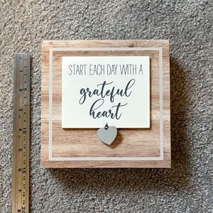 Grateful Heart Wood Wall Sign - Neutral Tones